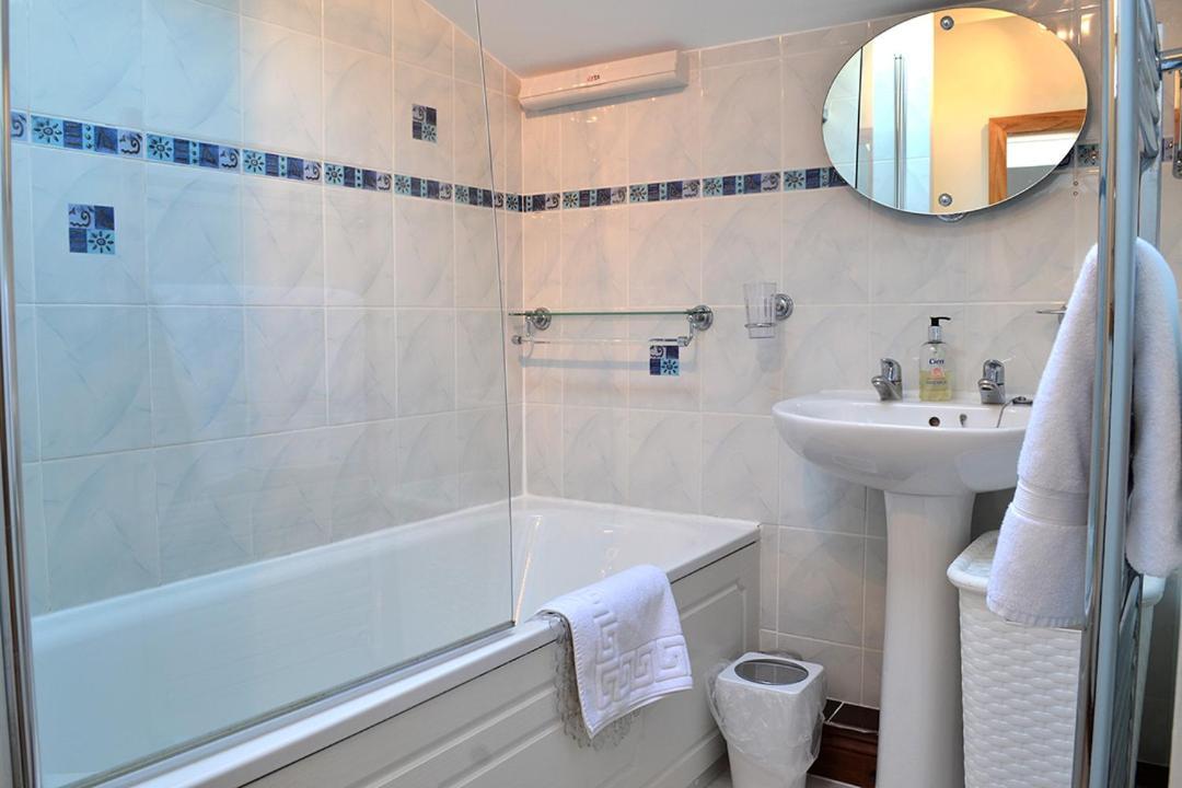 Petrock Holiday Cottages Newton Saint Petrock Экстерьер фото
